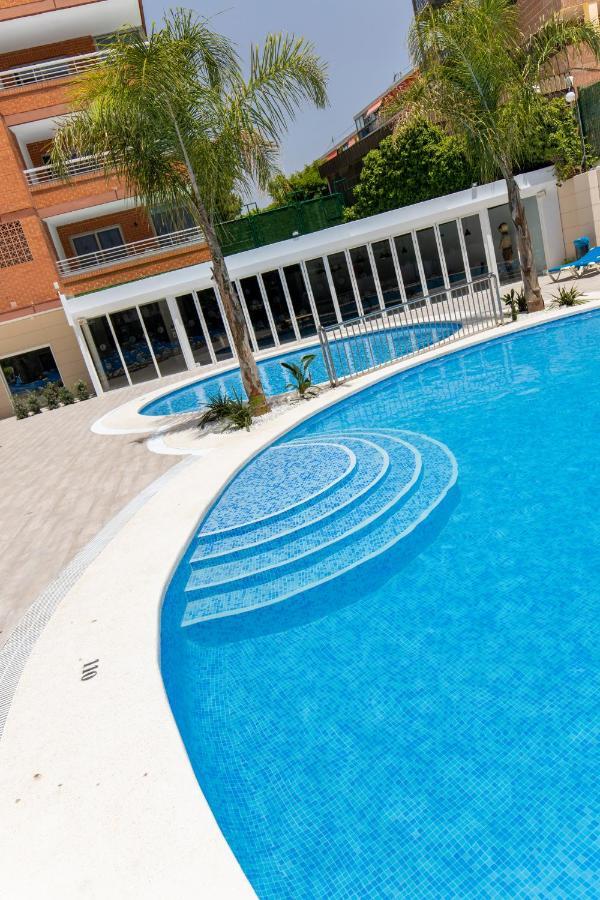 Aparthotel Bcl Levante Lux Benidorm Bagian luar foto