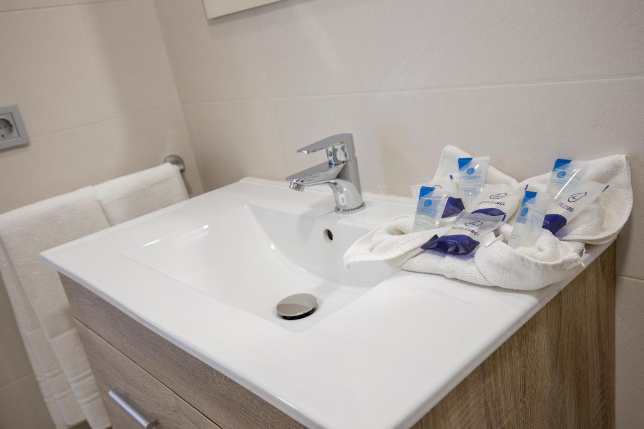 Aparthotel Bcl Levante Lux Benidorm Bagian luar foto