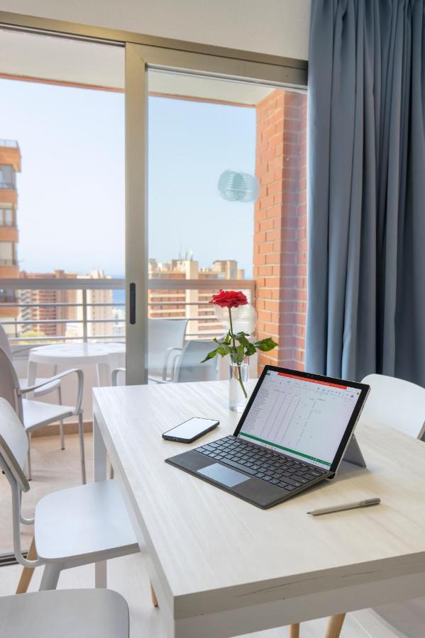 Aparthotel Bcl Levante Lux Benidorm Bagian luar foto