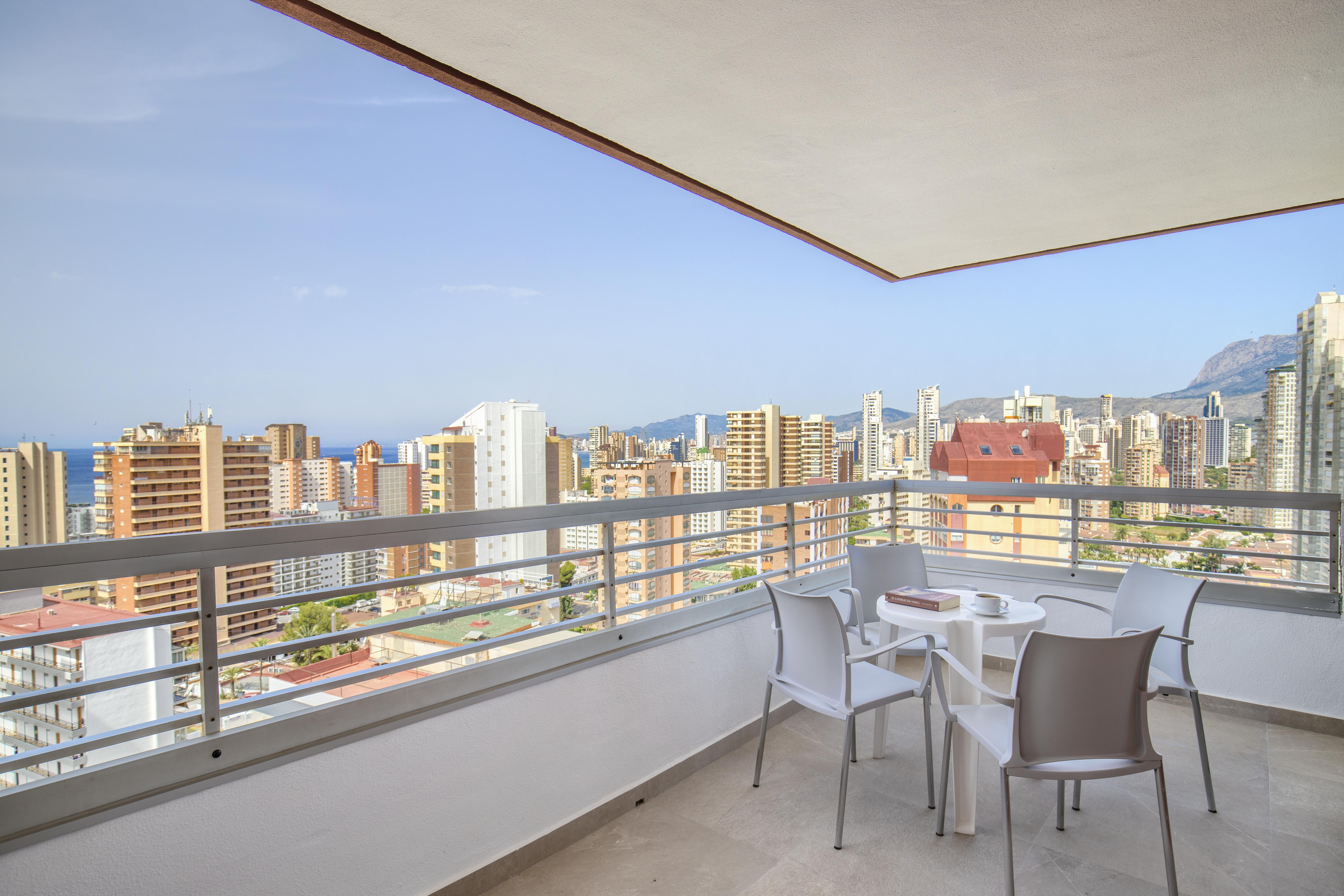 Aparthotel Bcl Levante Lux Benidorm Bagian luar foto