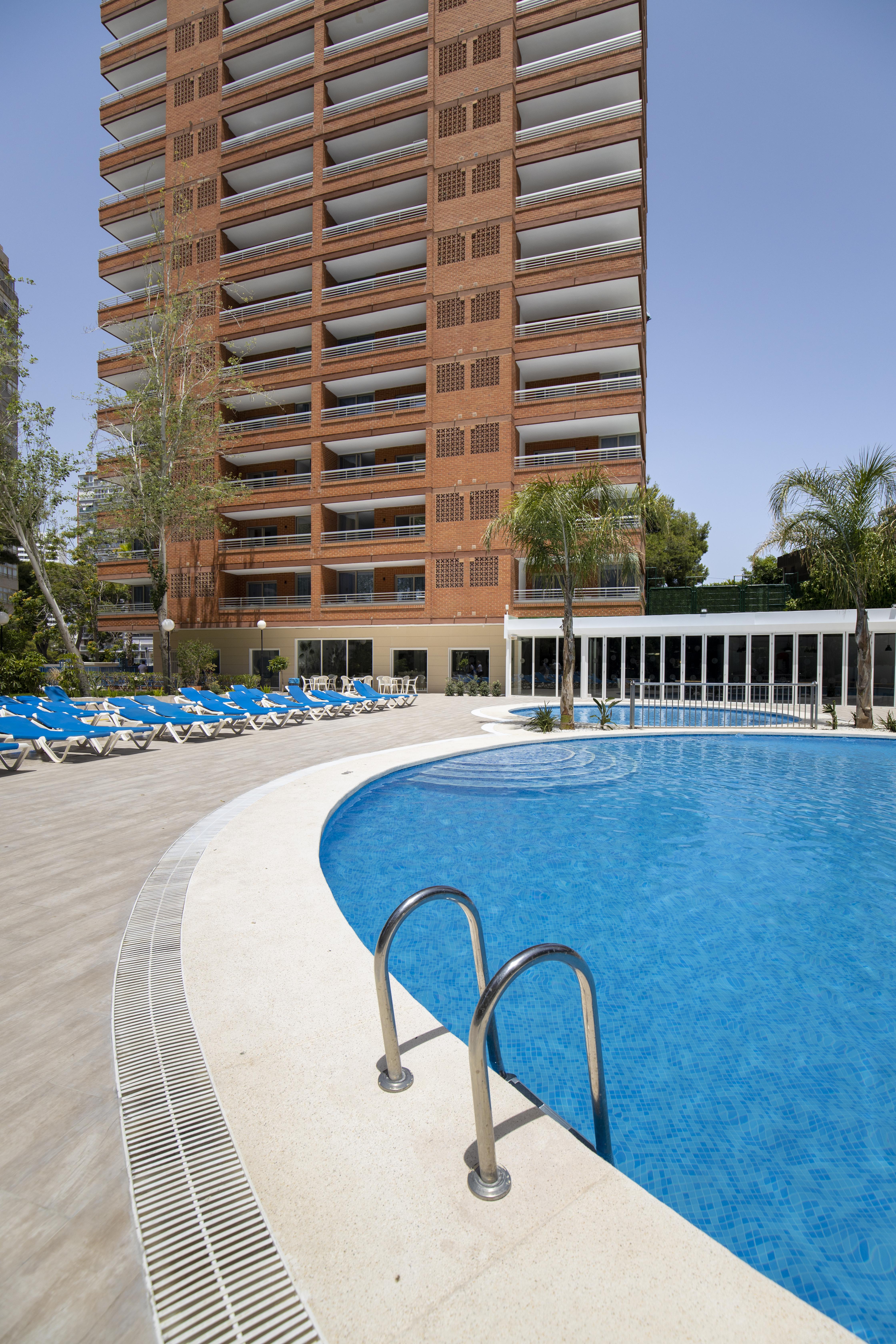 Aparthotel Bcl Levante Lux Benidorm Bagian luar foto